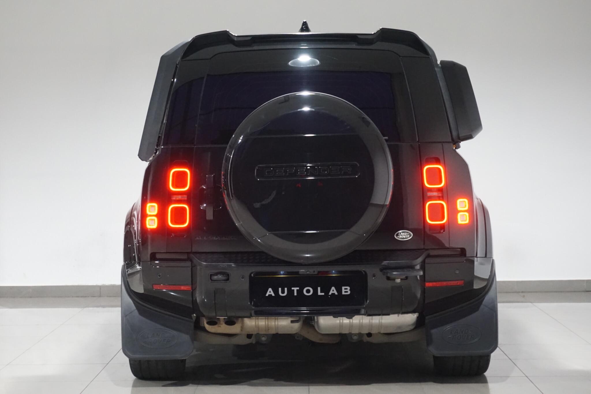 Land Rover Defender 110 3.0 D300 MHEV X-Dynamic HSE Auto 4WD Euro 6 (s/s) 5dr